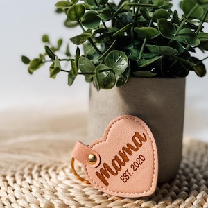 Llavero personalizado / Llavero de corazón / Regalo del Día de la Madre / Pulsera de piel sintética / Cuero vegano / Llavero personalizado / Regalo para mamá