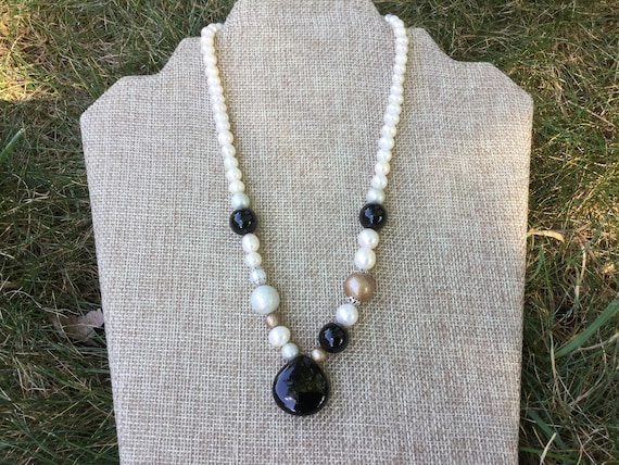 Natural Freshwater Pearl & Black Agate 17” Vintag… - image 4