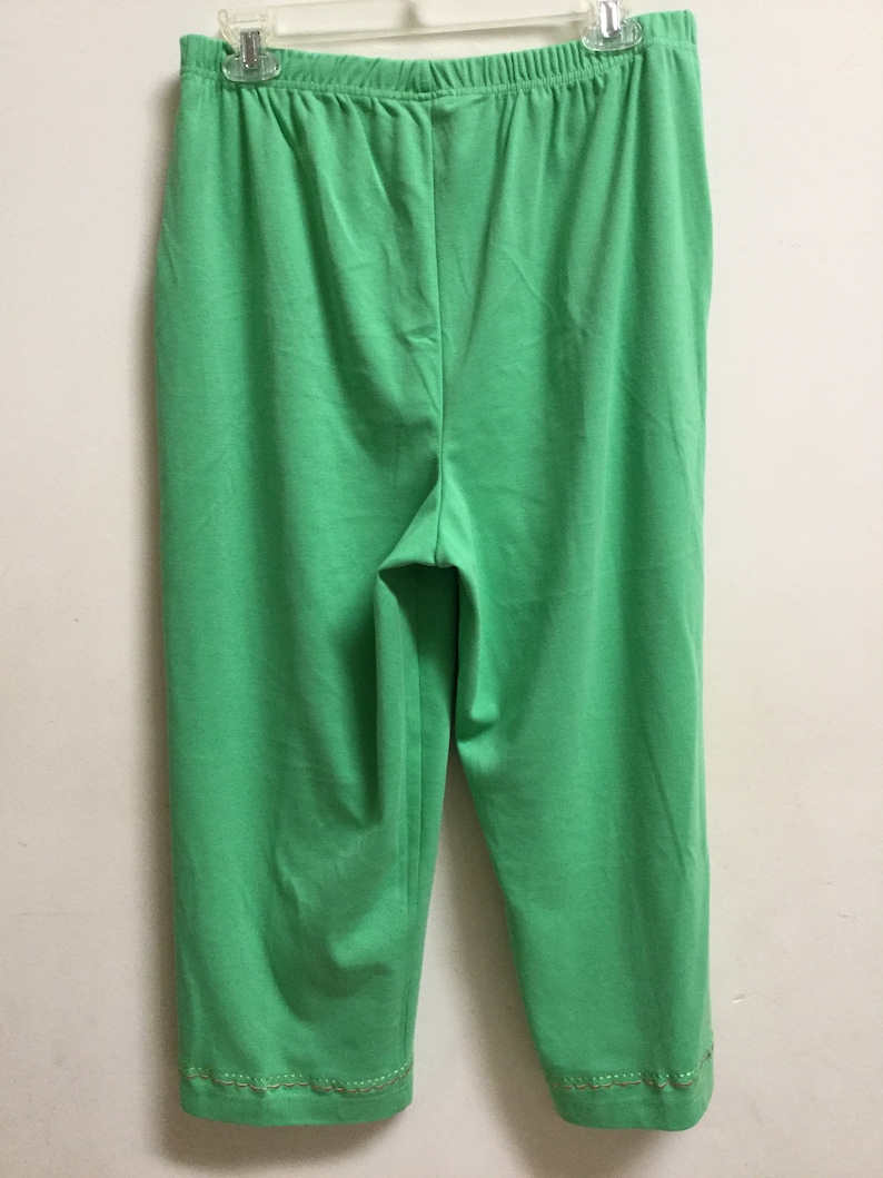 Green Embroidered Vintage High Rise Pants Vintage Women\u2019s Capri Pants Size XL Waist Wide Leg Pants for Woman