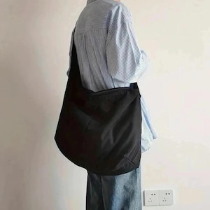 Große Umhängetasche aus schwarzem Canvas, gewaschene Jeans, neu, Vintage, minimalistisch