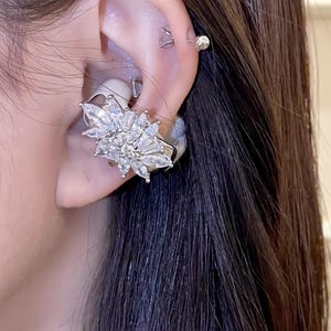 Bose Ultra用フルクリスタルイヤホンチャーム - キラキラ輝くダイヤモンドカットジルコンのキラキラクリップ、彼女への華やかなヘッドホンジュエリー、彼女へのテクノロジーギフト