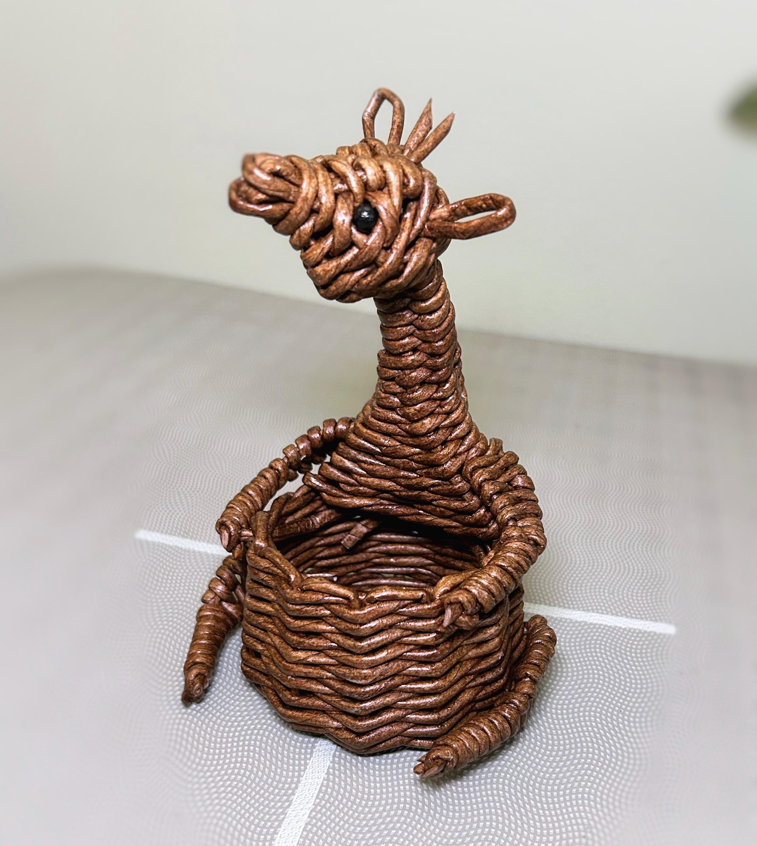 Wicker Giraffe with Basket – Decorative spice holder, Handmade Item, Fun Kitchen accessory, Handwoven basket,  Small Animal wicker bowl