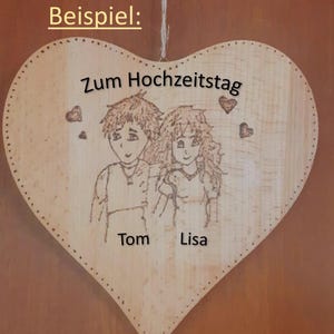 Beautiful wooden heart with pyrography of a comic-style couple, handmade, for weddings, engagements, Valentine&#39;s Day, and more – personalizable.