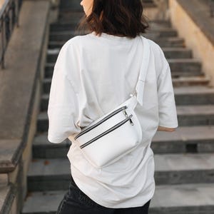 Umhängetasche Leder Sling Gürteltasche kleine Schultertasche Vegan Leder Geschenk für Sie