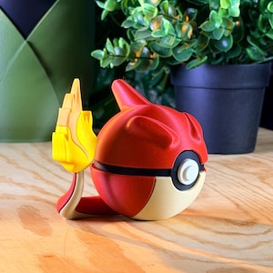 Charmeleon-Pokéball | Das Flammen-Pokémon | Feuer-Sammelfigur | Geschenk für Pokémon-Sammler und Gamer
