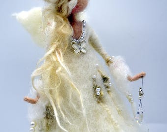Needle-Felted Angel Tree Topper – Handmade Wool Christmas Decoration