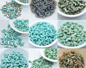 25 Beads - Arcos® par Puca® Paris - Opaque Green Turquoise Choose Color or finish - Czech Glass