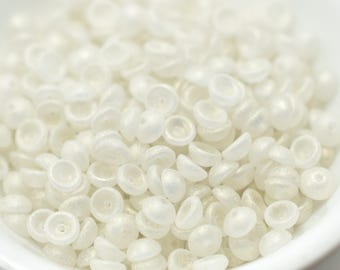 4 x 2 mm ティーカップ型ビーズ 100個入り - スエード調ゴールドクリスタル - チェコガラスビーズ