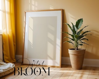 Maqueta de marco vertical, plantilla de marco apoyado en la pared para Photoshop, marco de madera PSD para impresiones y obras de arte, maqueta de mediados de siglo con planta