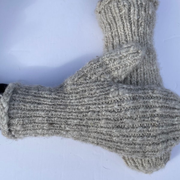 Lt Grey ribbed mittens