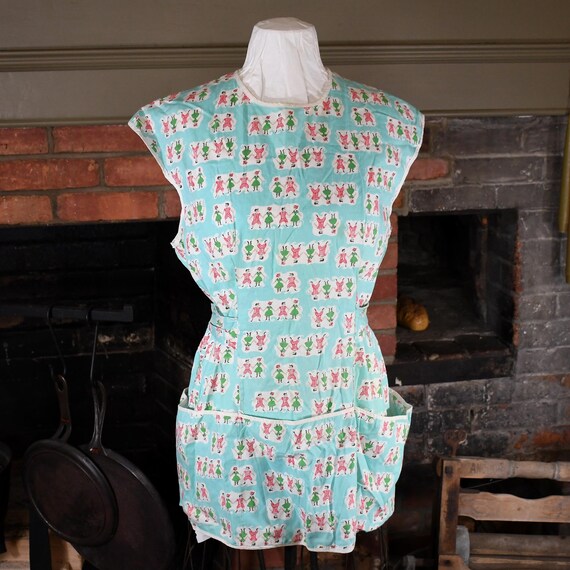 Handmade Apron with Beach-goers Pattern - image 1
