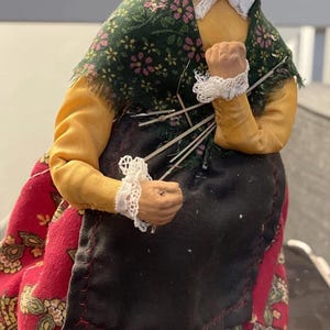 French Santon De Provence Figurine Folk Art Woman 9&quot;