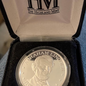 Highland Mint Commemorative Limited Edition Abraham Lincoln Coin