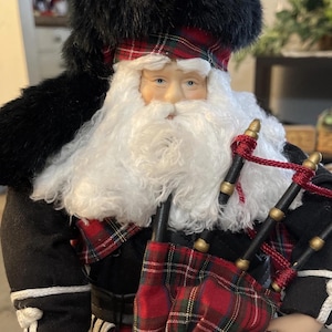 Vintage Scottish Piper Santa 17” with bagpipes and wooden stand