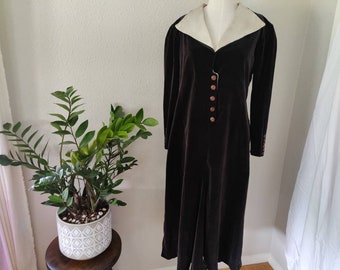 Size M/L 1920s Black Velvet Dress, 20s Wednesday Addams Flapper, True Vintage 1930s Wearable Long Sleeve