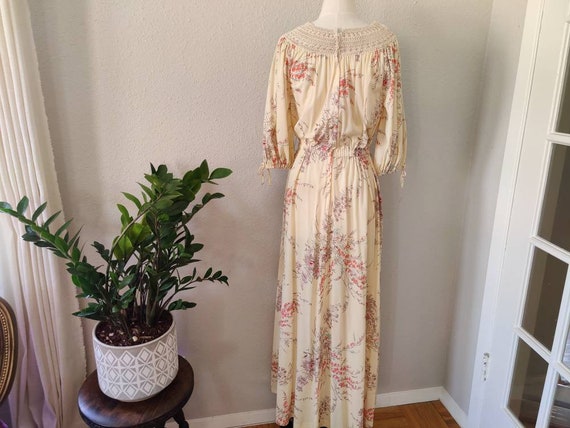 Size M/L: Vintage Boho Hippie Dress, 70s Floral &… - image 6