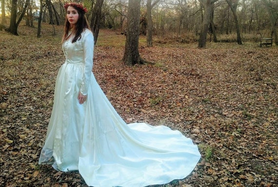 Size XS/S: Emma Domb Wedding Gown, Ivory Satin Vi… - image 1