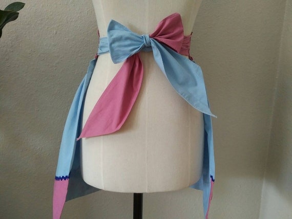 Pink & Blue Embroidered Vintage Apron with Pocket… - image 4