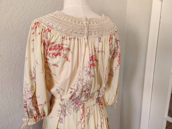 Size M/L: Vintage Boho Hippie Dress, 70s Floral &… - image 3