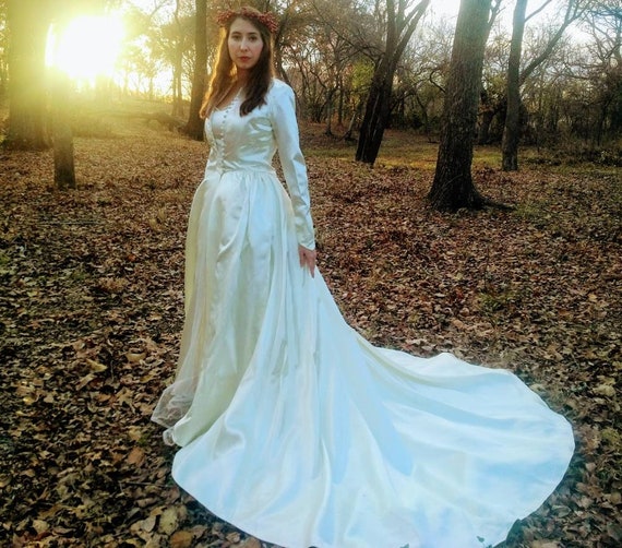 Size XS/S: Emma Domb Wedding Gown, Ivory Satin Vi… - image 2