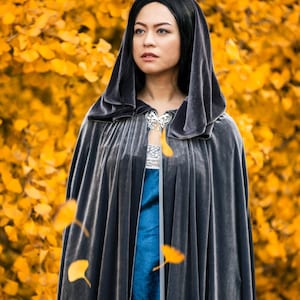 Custom: Arwen Requiem Inspired Cape, Lord of the Rings Cloak Elven Fantasy Cosplay with Butterfly Brooch, Adult Silver Grey Elf Costume image 9