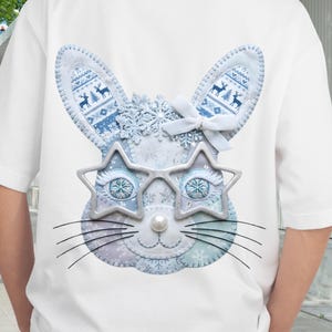 Trendig påsk PNG, blommig retro påsk PNG, påsk vårlapptäcke PNG, blommig kaninlapptäcke PNG, Cottage Core Gingham-lapptäcke PNG