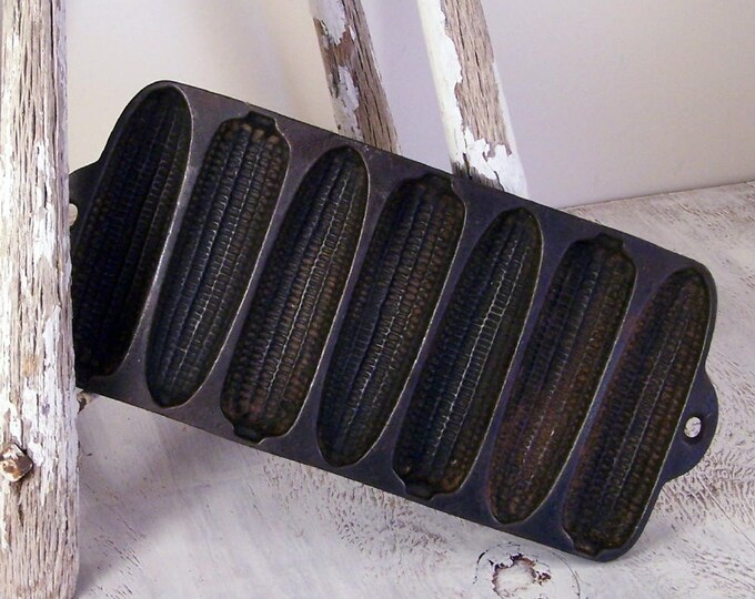 Rustic Cast Iron Corn Muffin Pan Farmhouse Kitchenware Etsy