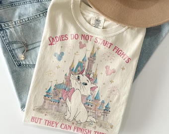 Koszulka Comfort Colors® Marie Cat Ladies Do Not Start Fights, koszulka Retro Aristocats Disney Castle, koszulka Magic Kingdom, koszulka Disney Girls Trip