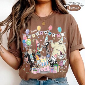Koszulka urodzinowa z nadrukiem „Miasteczko Halloween”, personalizowana koszulka retro z motywem rodziny Jack Sally Oogie na Halloween, prezent dla dzieci z Disney Trip zdjęcie 7