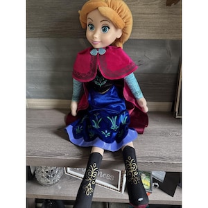 2013 Just Play Disney Frozen Singing Anna Doll - 16" Plastic head image 1