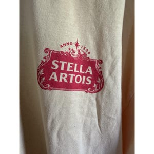 Camiseta vintage Stella Beer 600 Years, amarilla, talla XL, de algodón, Urban Outfitters imagen 2
