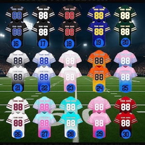 Puede incluir: Una colecci&oacute;n de camisetas de f&uacute;tbol americano personalizables en varios colores, incluyendo negro, blanco, azul y rosa. Cada camiseta presenta el n&uacute;mero "88" y espacio para un nombre y el nombre del equipo. La imagen incluye el texto "CHOOSE YOUR DESIGN HERE" y "CONTACT US DESIGN YOUR STYLES".