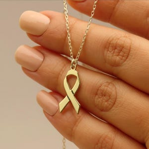 Halsband för bröstcancer, halsband med bröstcancersymbol, bröstcancerhänge, present till mamma, elegant hänge med cancermedvetenhetsband