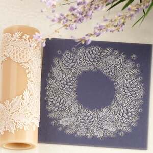 Pinecone Wreath Texture Roller – Holiday Tile for Clay, Pottery, and Fondant