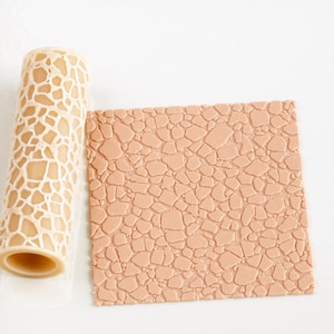 Rouleau texturé pour gravier, modèle 04 | Rouleau texturé sans couture en pâte polymère | Rouleau à embosser | Rouleau à gravier |