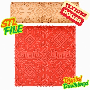 Puede incluir: Un rodillo de textura beige con un patrón geométrico se muestra sobre una superficie roja texturizada con el mismo diseño. Las palabras "STL FILE" y "TEXTURE ROLLER" son visibles. Las palabras "Digital Download" también son visibles.