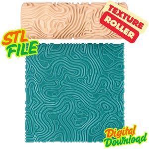 Puede incluir: Un rodillo de textura beige y un cuadrado turquesa con un patrón topográfico. El rodillo lleva la etiqueta "Texture Roller" y el cuadrado "Digital Download". Las palabras "STL File" también son visibles.
