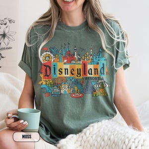 Vintage Disneyland Resort Komfort Farben Shirt, Retro Disneyland Parks Shirt, Magic Kingdom Shirt, Disneyworld Shirt, Disney Familien Reise T-Shirt Bild 15