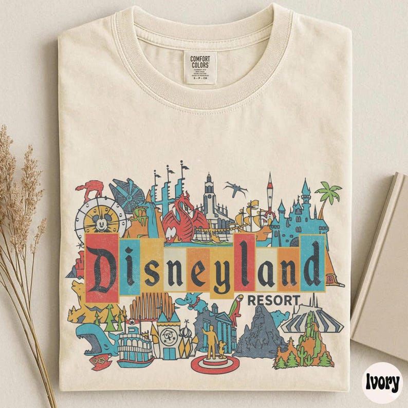 Vintage Disneyland Resort Komfort Farben Shirt, Retro Disneyland Parks Shirt, Magic Kingdom Shirt, Disneyworld Shirt, Disney Familien Reise T-Shirt Bild 1