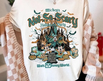 Vintage Micky ist nicht so beängstigend 2025 Shirt, BTW Halloween Familien Outfit, Disney Halloween Gruppe Shirt, Mickey & Friends Skelett Kürbis Shirt