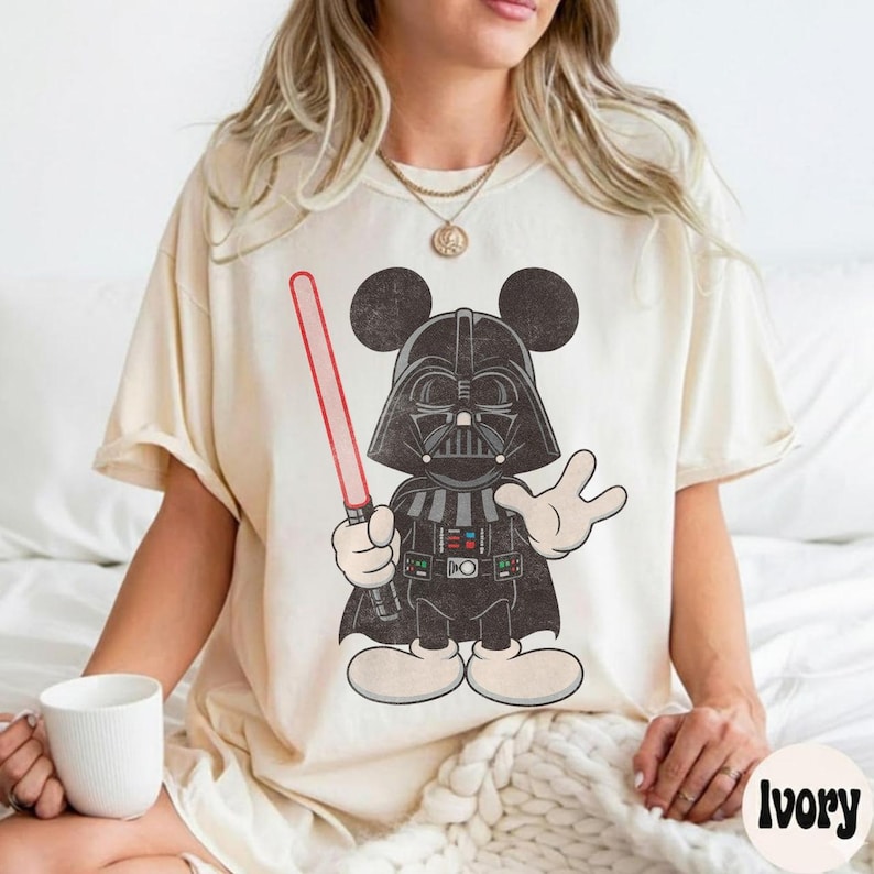 Maglietta retrò Disney Topolino Star Wars, maglietta Star Wars Darth Vader, t-shirt vintage Disney Topolino, maglietta coordinata per la famiglia Disneyland immagine 2