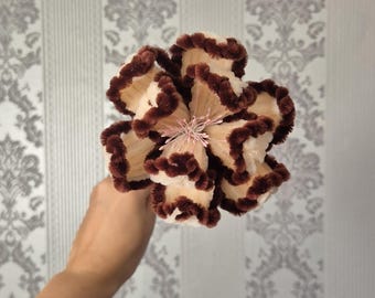 Braune Kunstblume