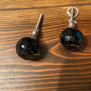 knobs, cabinet knobs, drawer pulls, black glass, home decor, furntiture refurbishing, hardware