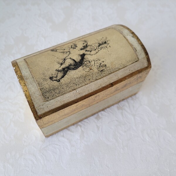 Vintage Florentine Gold Gilt Cream Wood Box With Cupid & Dome Top, Jewelry Stash Box, Italian Treasure Chest