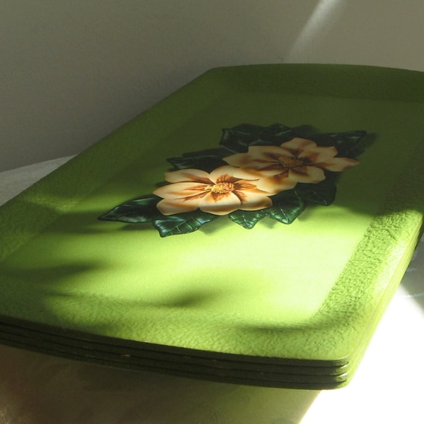 Mid Century Serving Trays Green Magnolias Flowers by Kentley Set of 4, Kent Productions USA, Vintage Buffet Lap Trays in Greenery