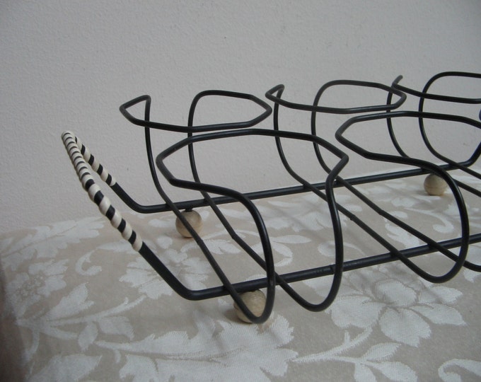Vintage Glass Caddy Drink Carrier in Black Wire Metal With Ivory Lacing