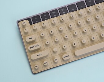 Tastaturschutzhülle in Khakibraun für lange Nägel | Silikon-Tastaturschutzhülle | Passend für Apple-Tastaturen | Must-have für Nagellackliebhaber | Inklusive Aufbewahrungsbeutel