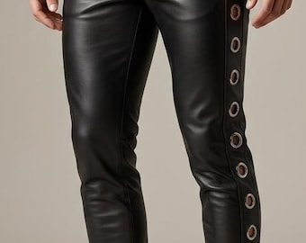Pantalones de cuero negro para hombre con detalle de ojales laterales / Pantalones ajustados de corte llamativo