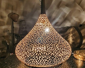Handdurchbohrte filigrane Laterne, große marokkanische Lampe in Birnenform für Boden oder Decke, Stimmungslicht im Heiligtum