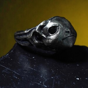 PREMIUM Albinauric Mask Ring – El.den Ring Inspired Jewelry | Handmade 950 Silver Fantasy Ring | Dark Souls Collector Gift image 7